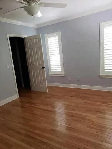2nd upstairs bedroom without Furniture
