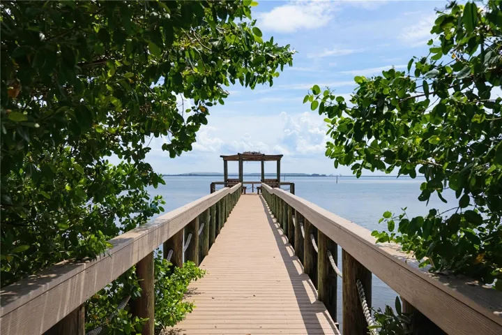 Dock