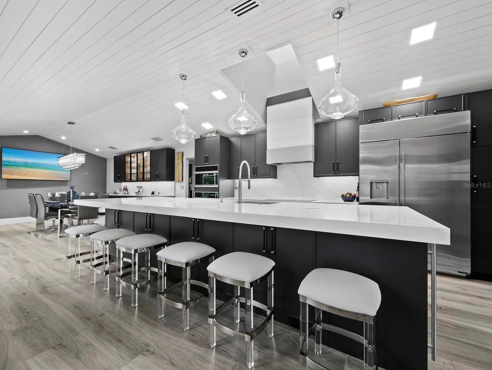 Kitchen & Island