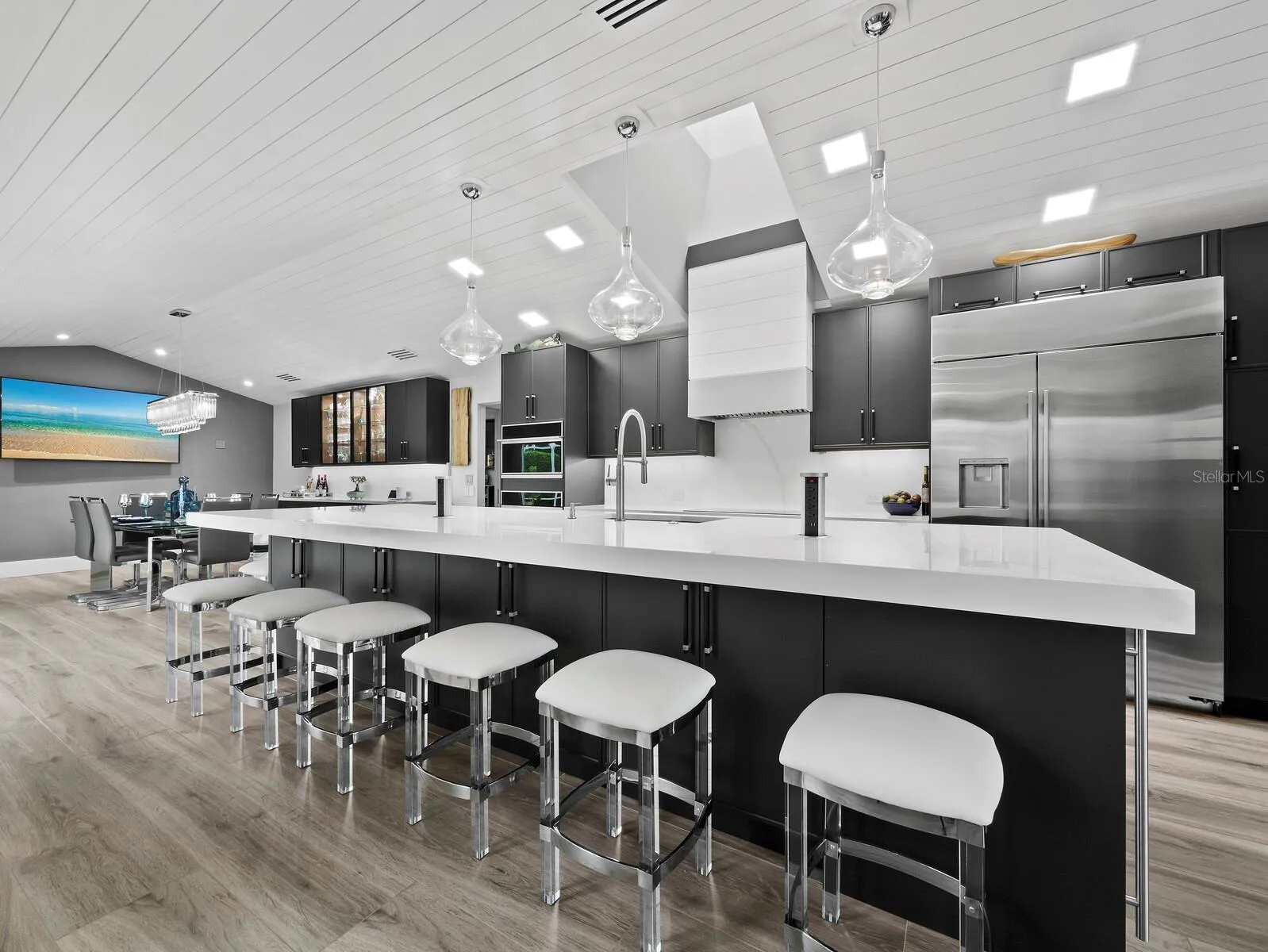 Kitchen & Island