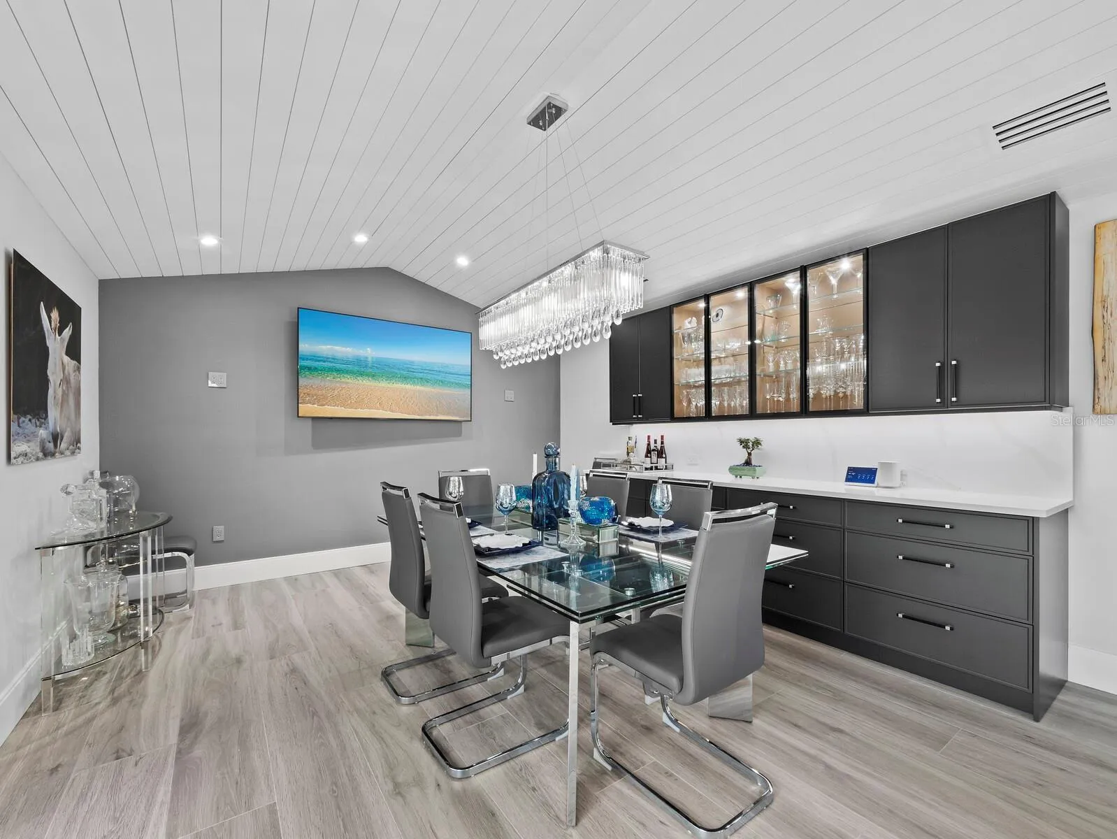 Dining room and cabinets