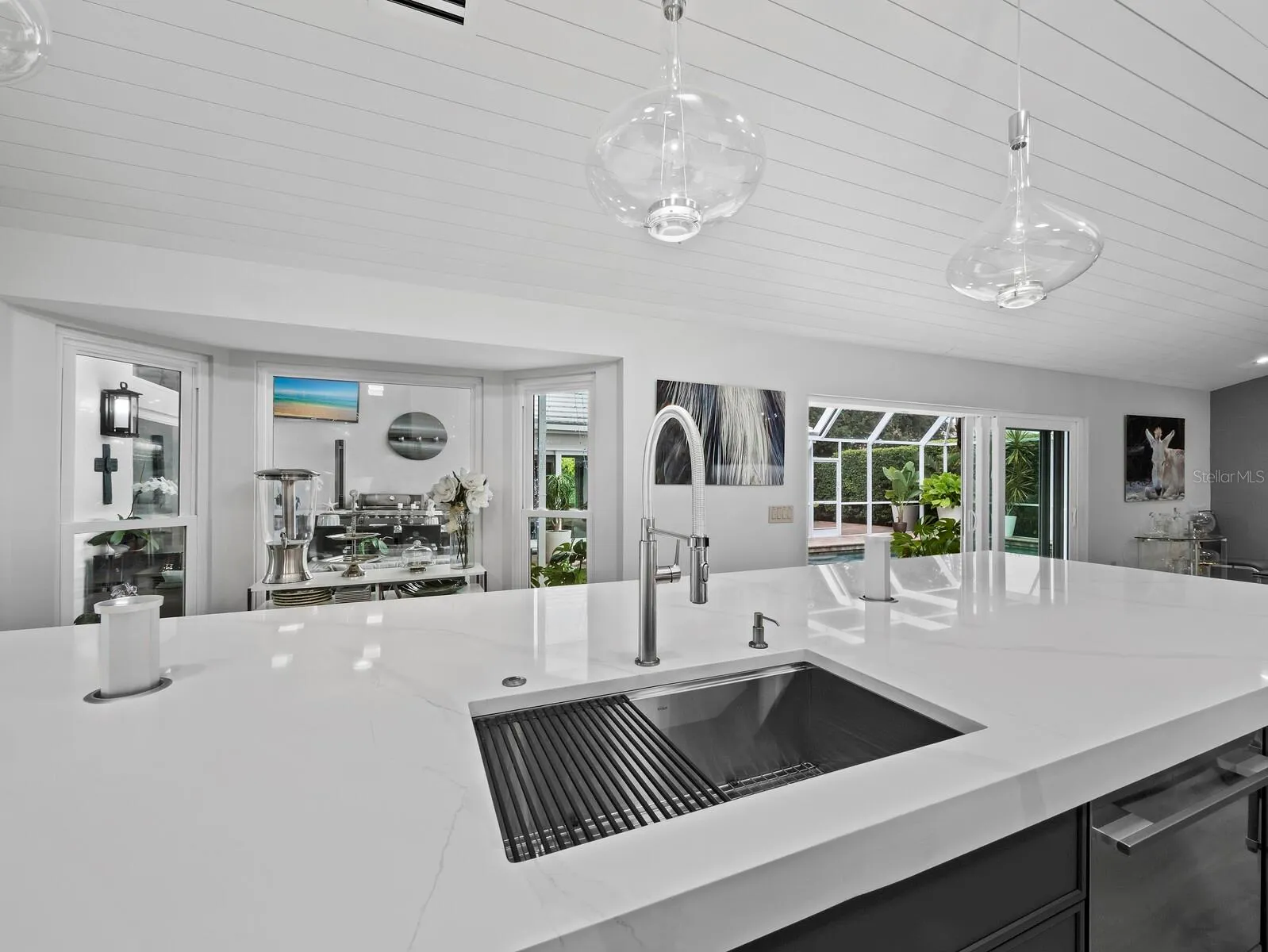 Kitchen & Island