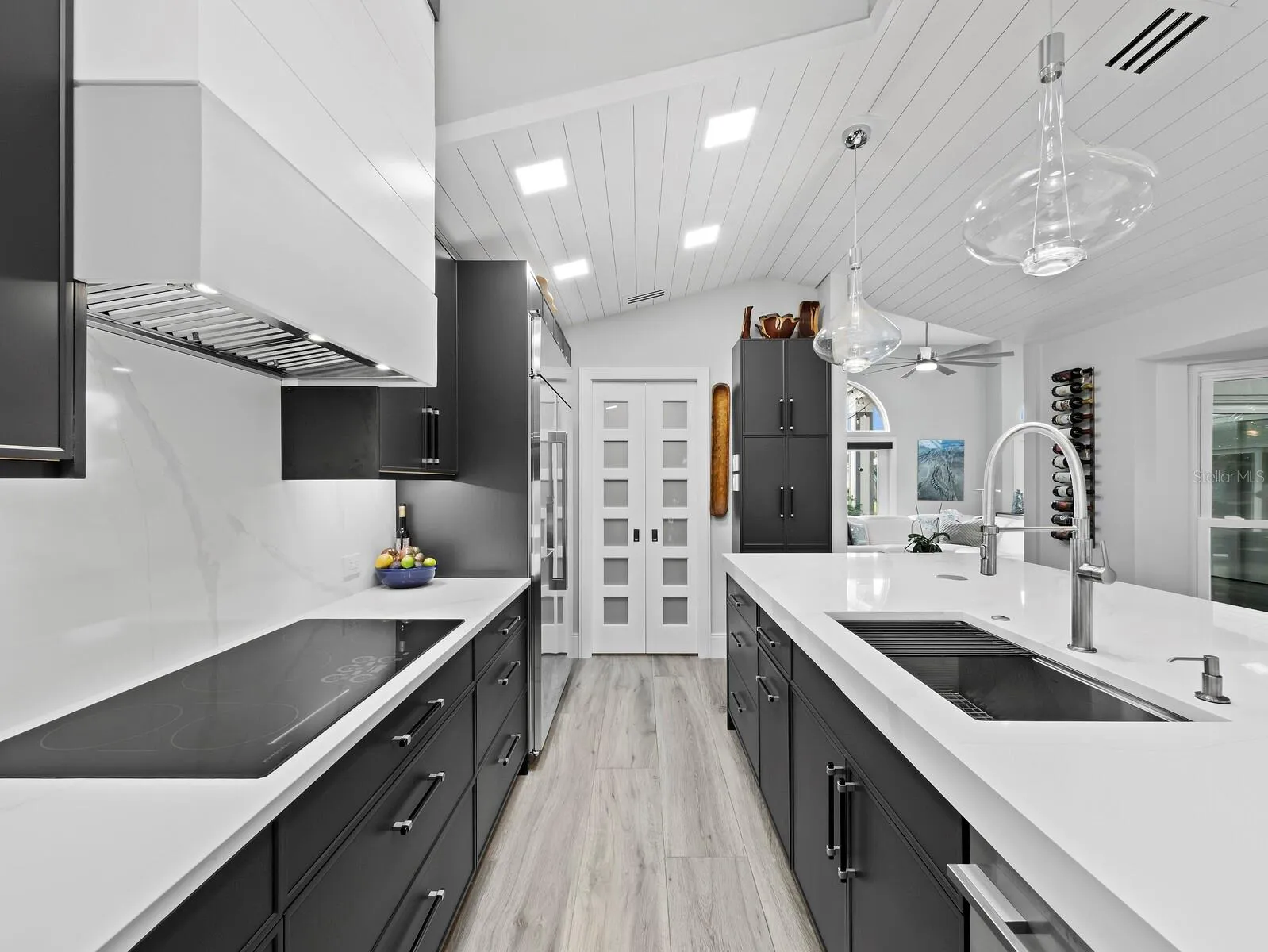 Kitchen & Island