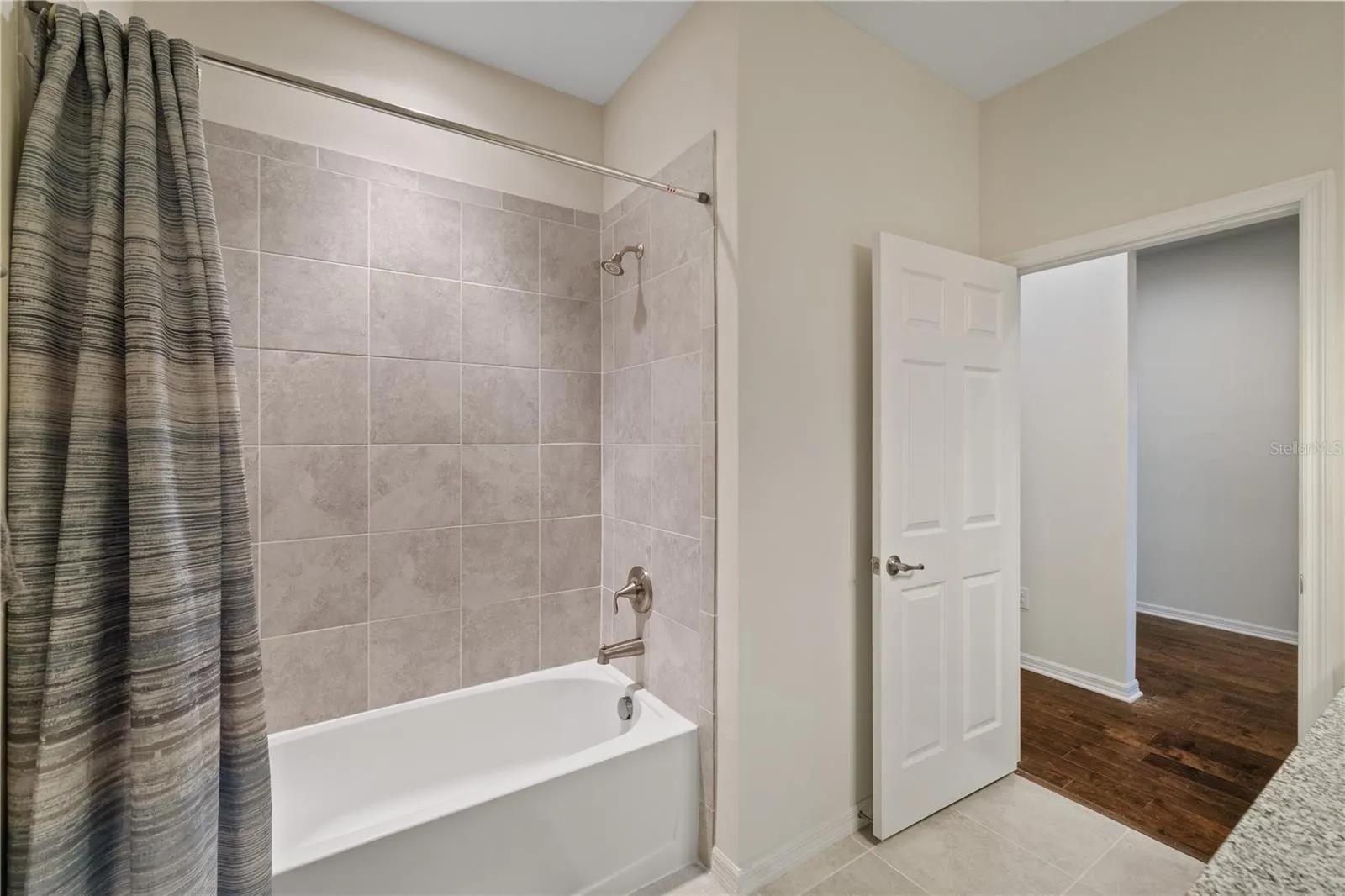Full Guest Bathroom