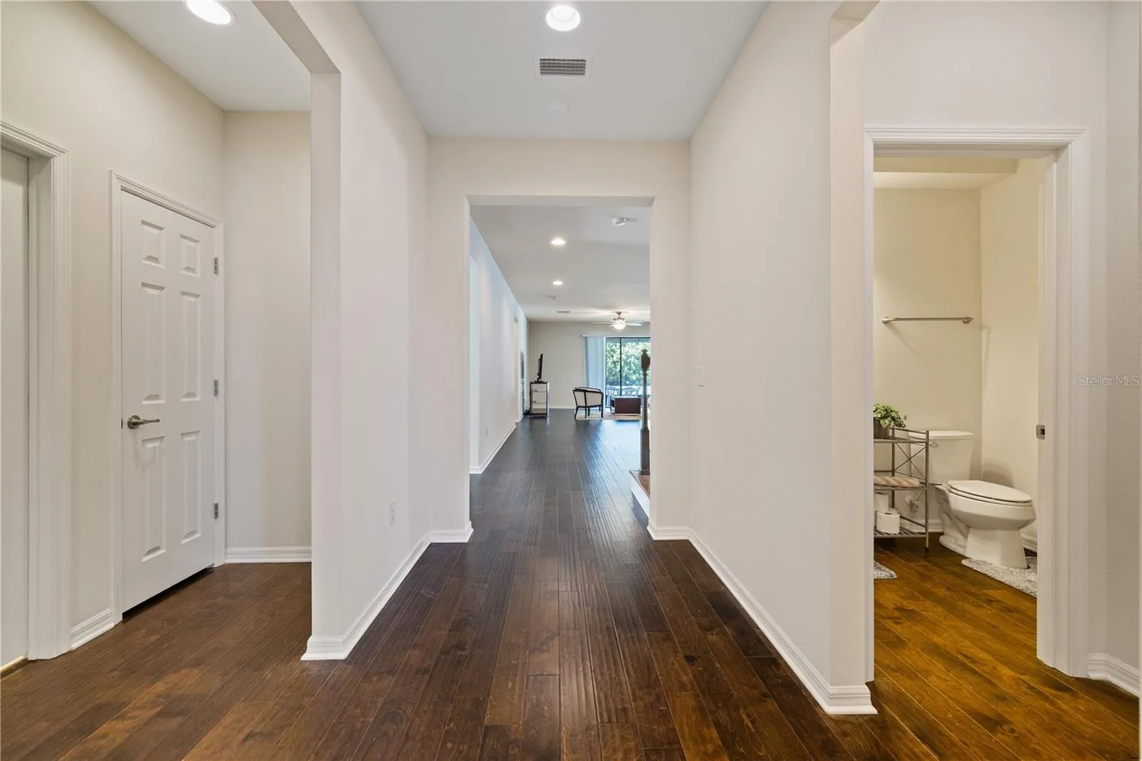 Foyer / Entrance