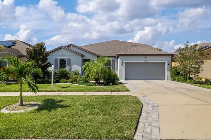 Garage & Driveway