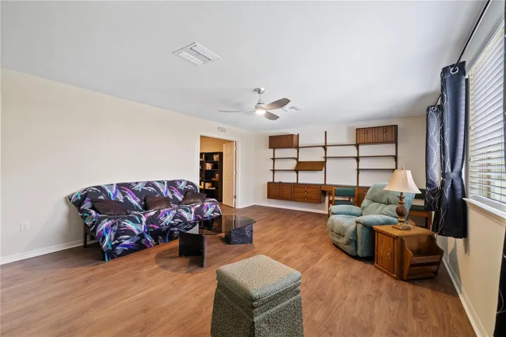 Media / Entertainment Lounge