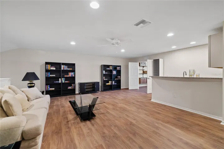 Media / Entertainment Lounge