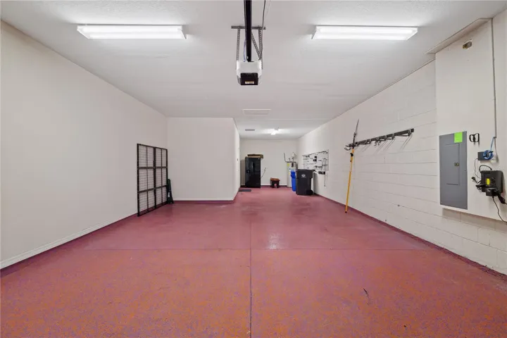 Tandem Garage