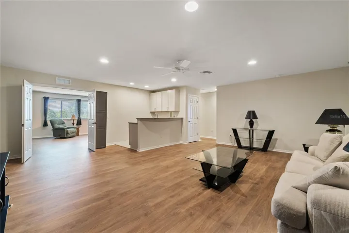 Loft / Wet Bar
