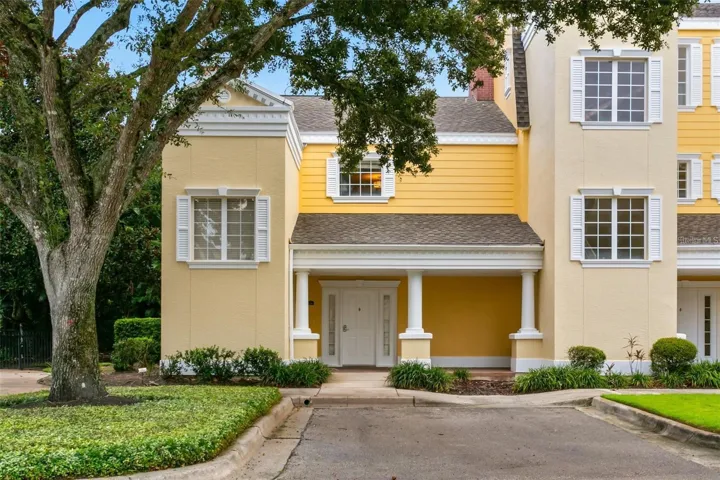 Front of Townhouse with parking close by the entry