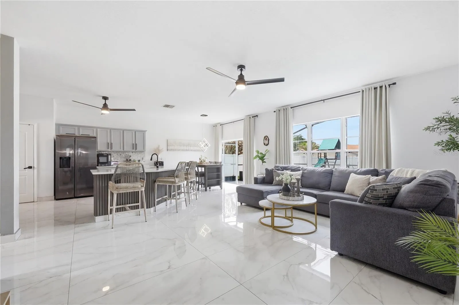 Living Room/Kitchen