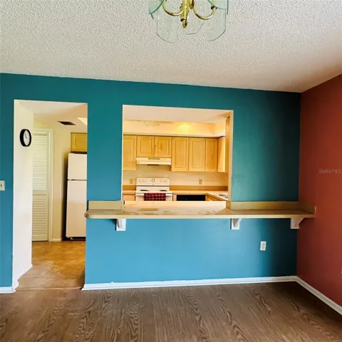 pass-thru from kitchen to dining area