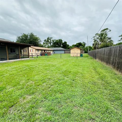 back yard - plenty of room for a pool