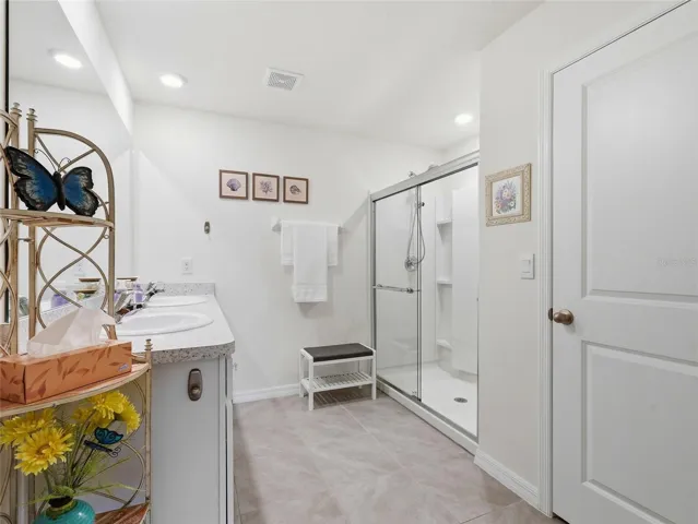 En Suite Bath