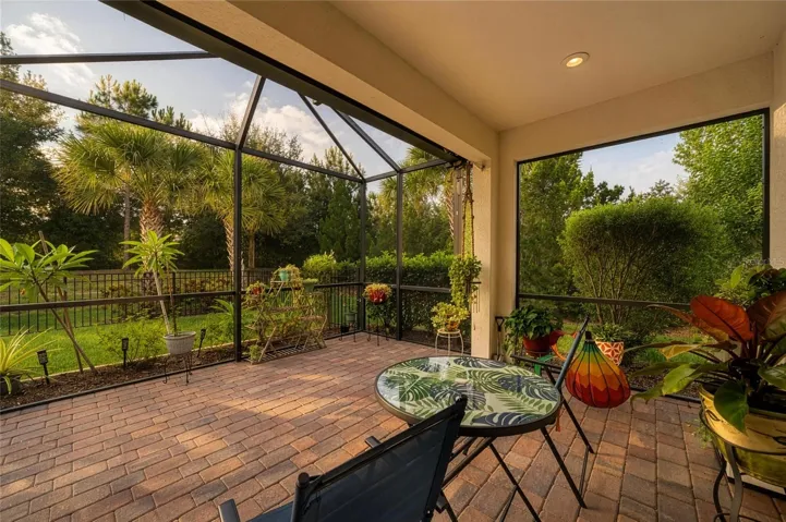 Fenced yard, extended lanai