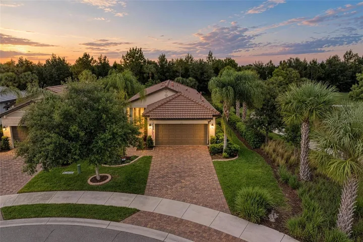 Great 2 bedroom, 2 bath with study single family home in Del Webb