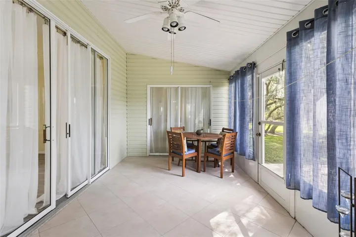 Large Rear Lanai
