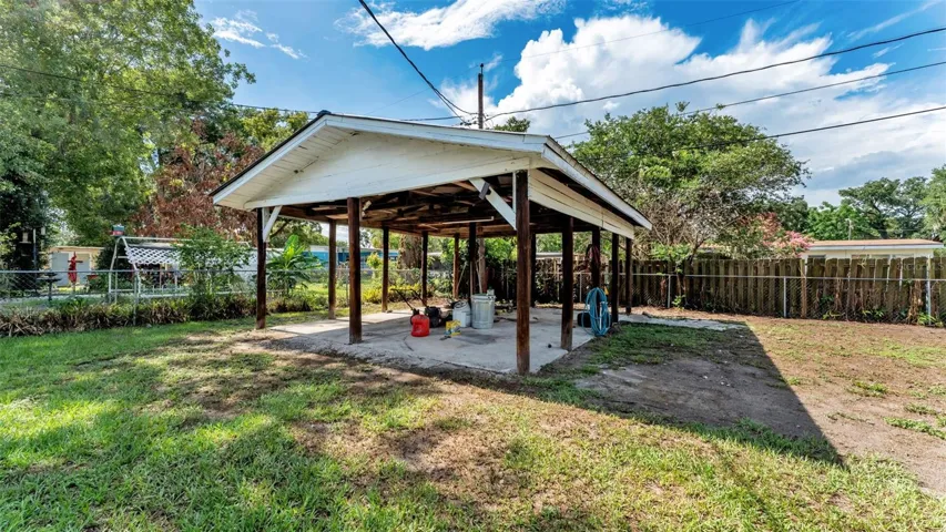 Pole barn