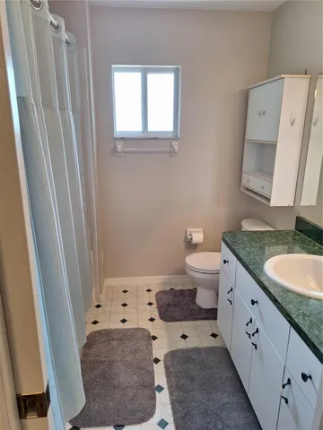 ENSUITE BATHROOM