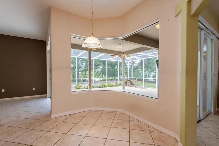 UPDATED WINDOWS LOOKING INTO LANAI