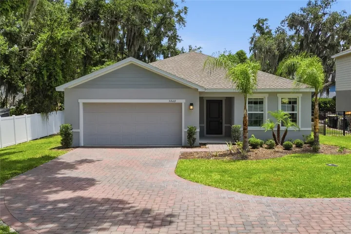 BEAUTIFUL CURB APPEAL WITH PAVER DRIVEWAY