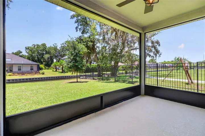 LANAI-CANAL VIEW