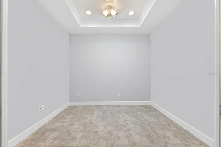 Flex room with pocket sliders and gray tile