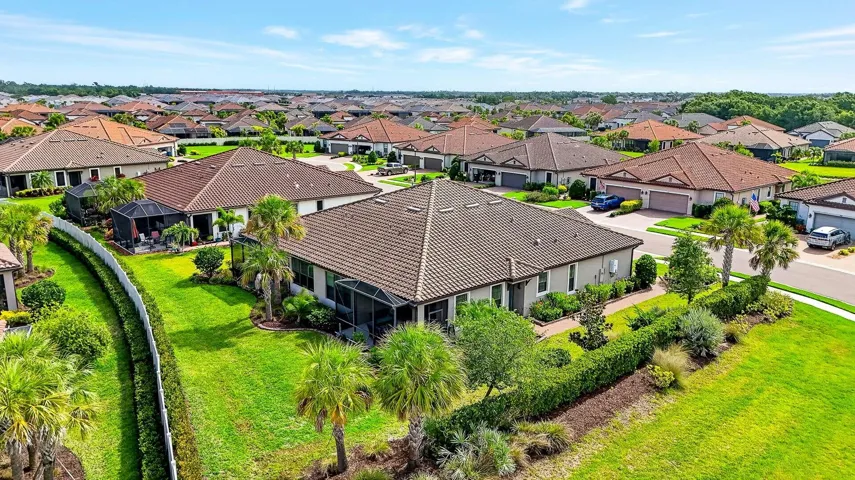 Private corner lot
