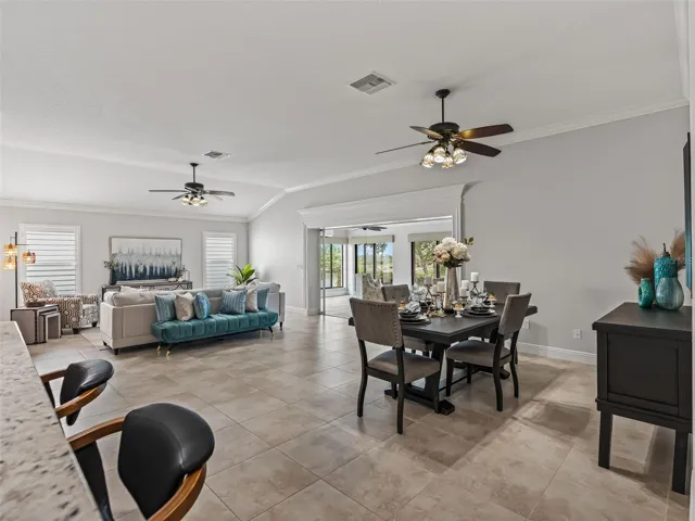 Large open floor plan, plenty of room