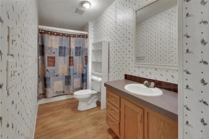 2nd bathroom