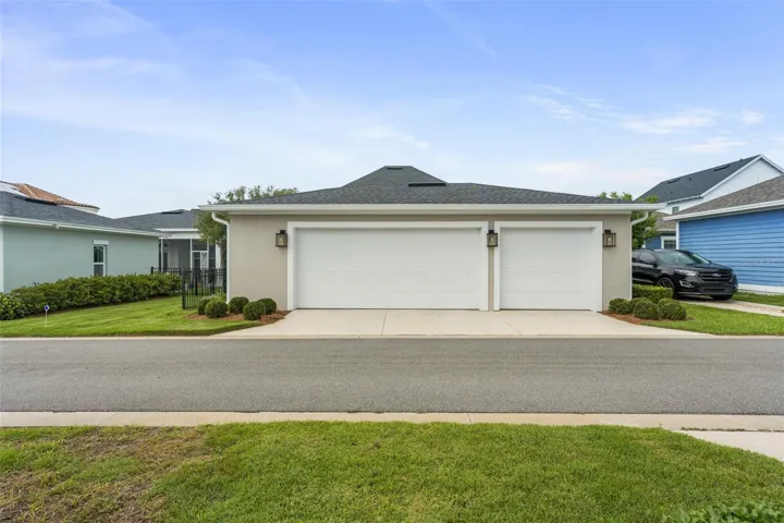 3 Car Garage