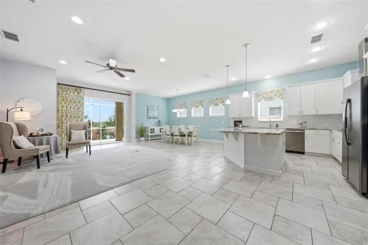 High ceiling and open layout in main area