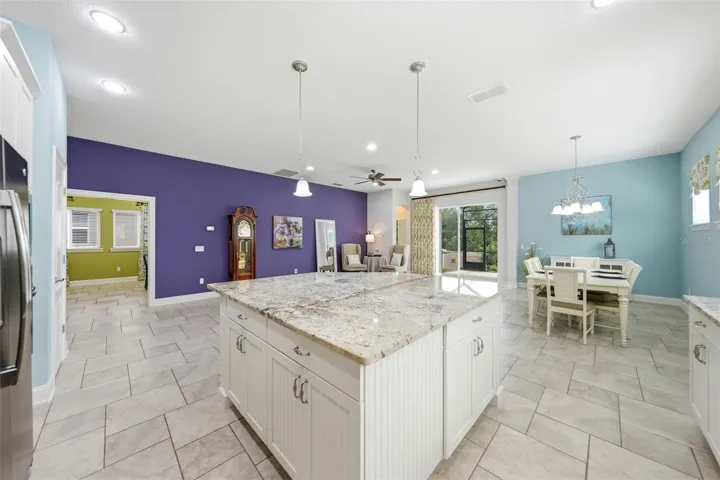 Kitchen offers large Kitchen island