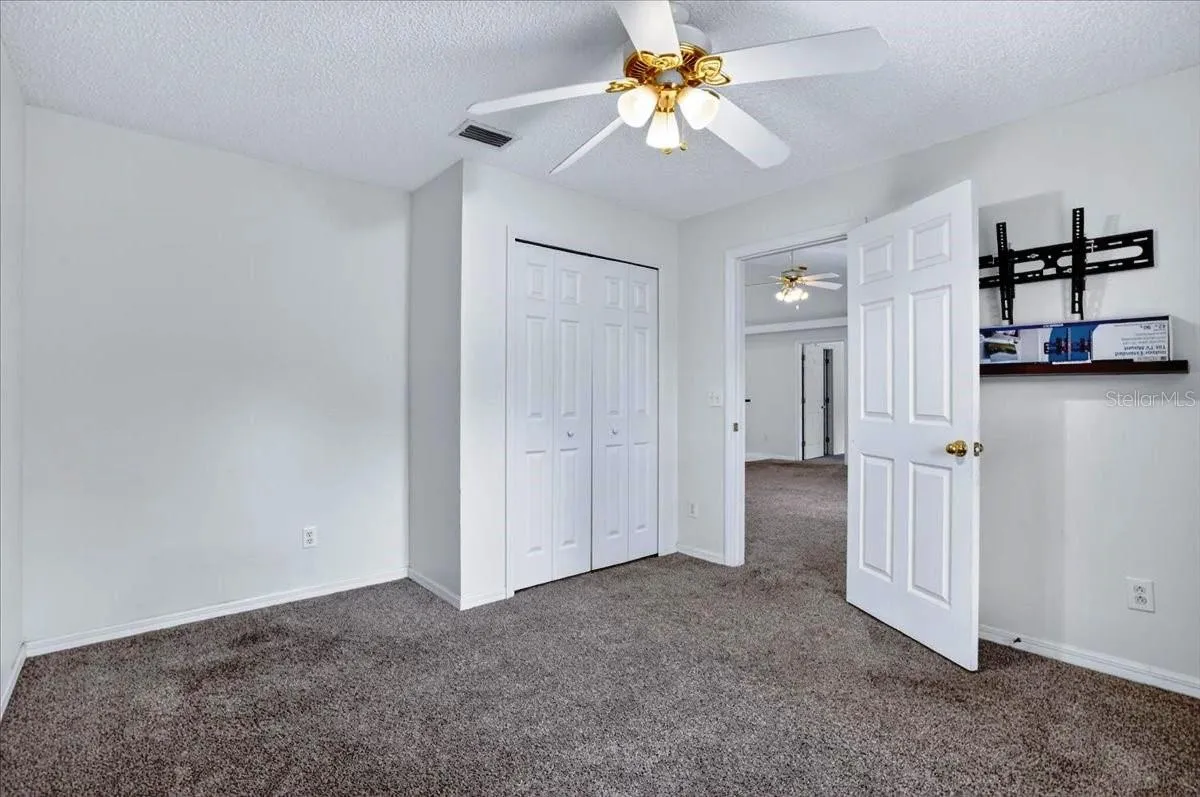 BEDROOM IV CLOSET