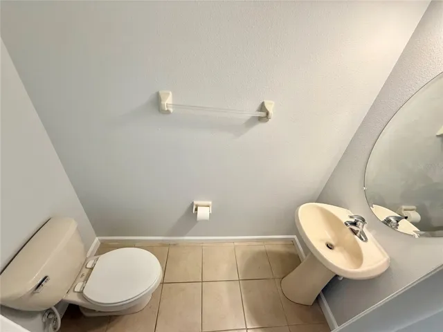 Half Bathroom - 1st Floors