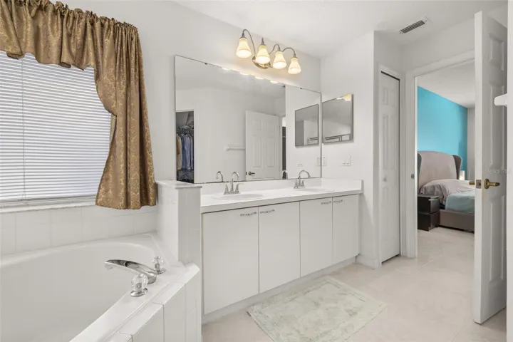 Primary En Suite Bathroom