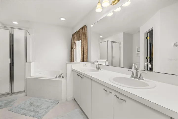 Primary En Suite Bathroom