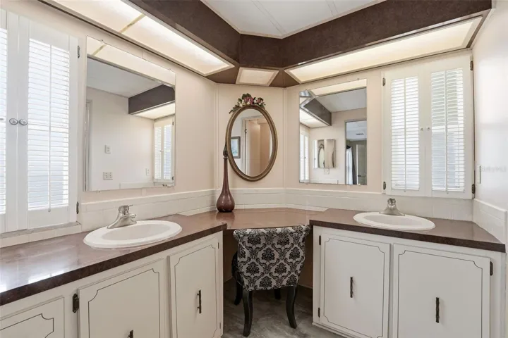 Primary ensuite bathroom