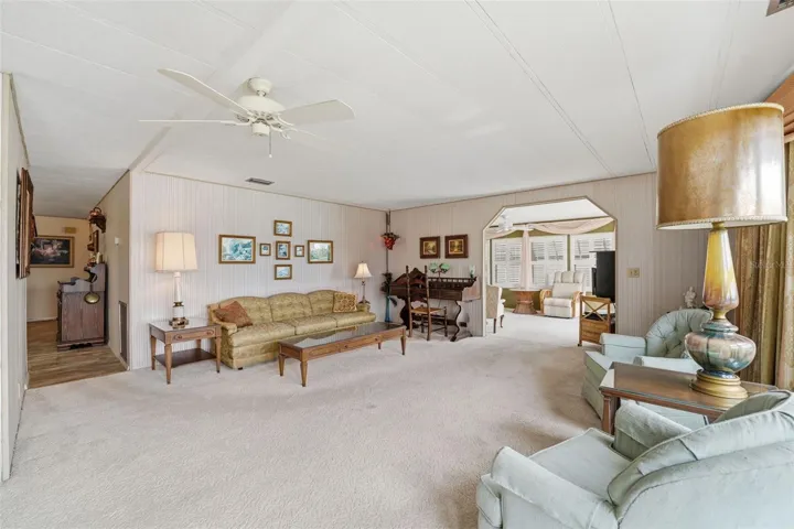 Spacious living room