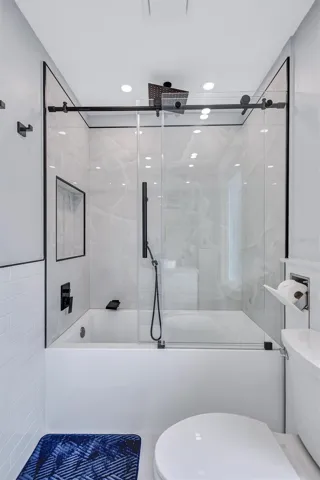 2nd guest bathroom upstairs