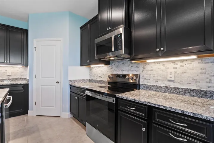 under cabinet lighting
