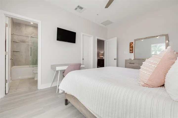 3rd floor guest bedroom