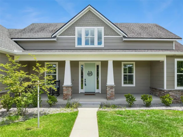 The inviting front walk