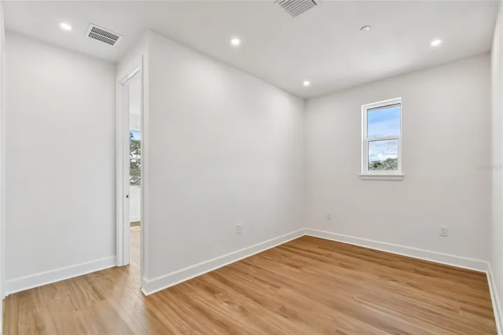 Bed 2 - 3rd floor