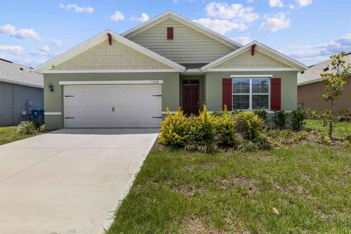 Welcome to 1534 Wax Myrtle Way in Haines City, FL