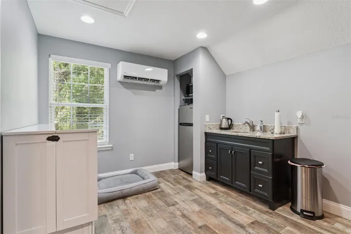In law suite kitchenette