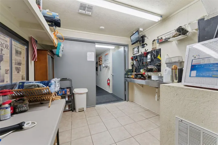 Indoor gun range
