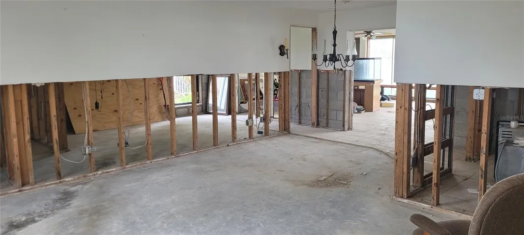 Living/dining area combo