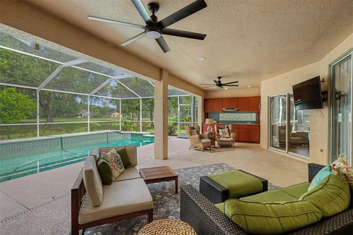 Oversized covered area for those warmer days